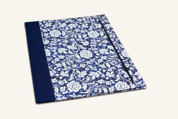 Folder A4 "Fanni", blue folder, flowers